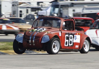 Illustration for article titled The Top 123 Lemons Of The 24 Hours Of LeMons Texas Fall 2009
